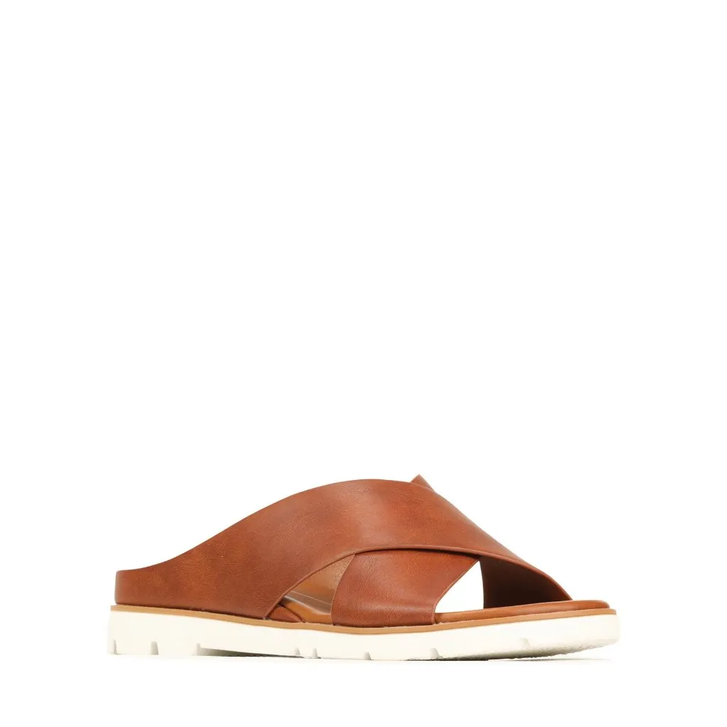 Abby Slide in Cognac