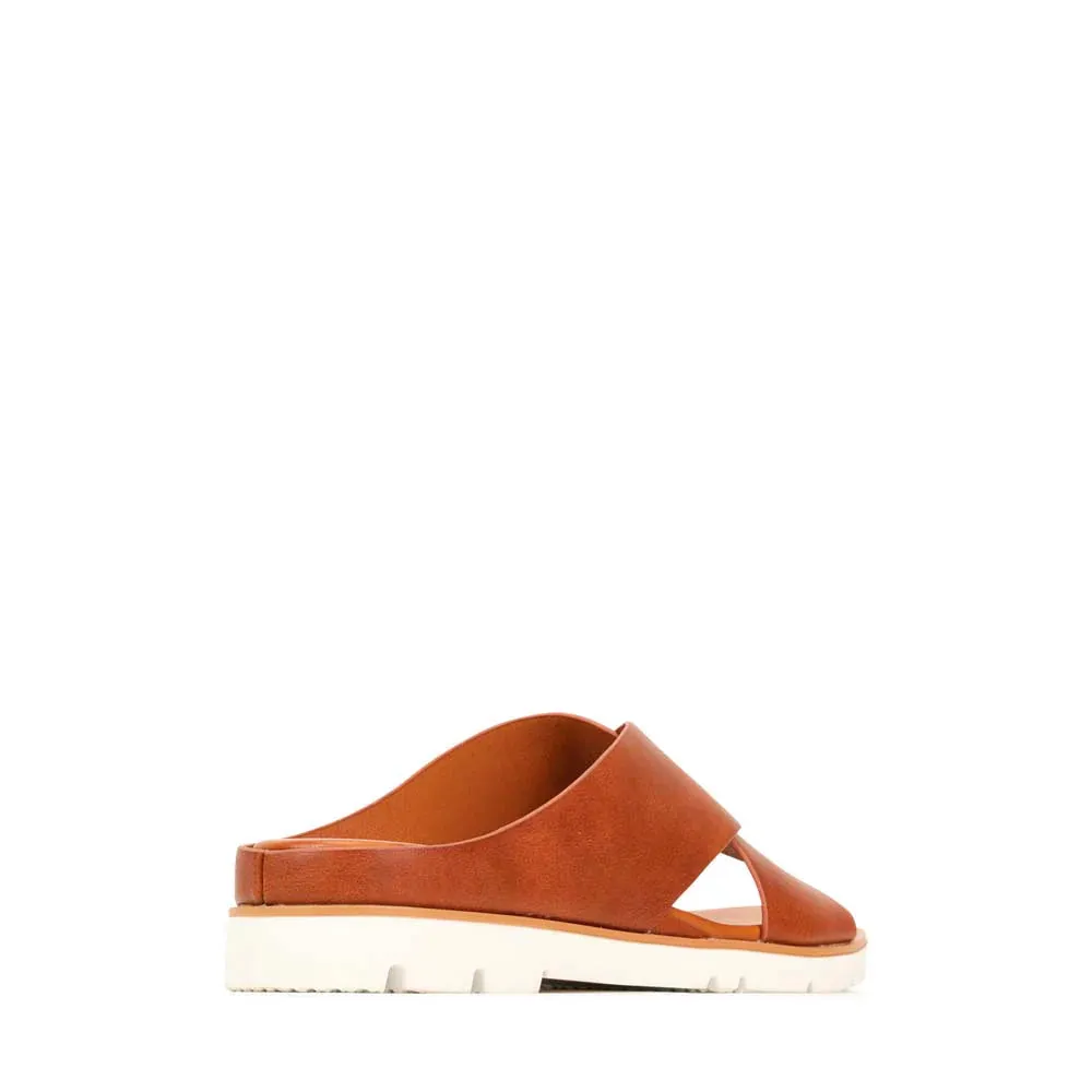 Abby Slide in Cognac
