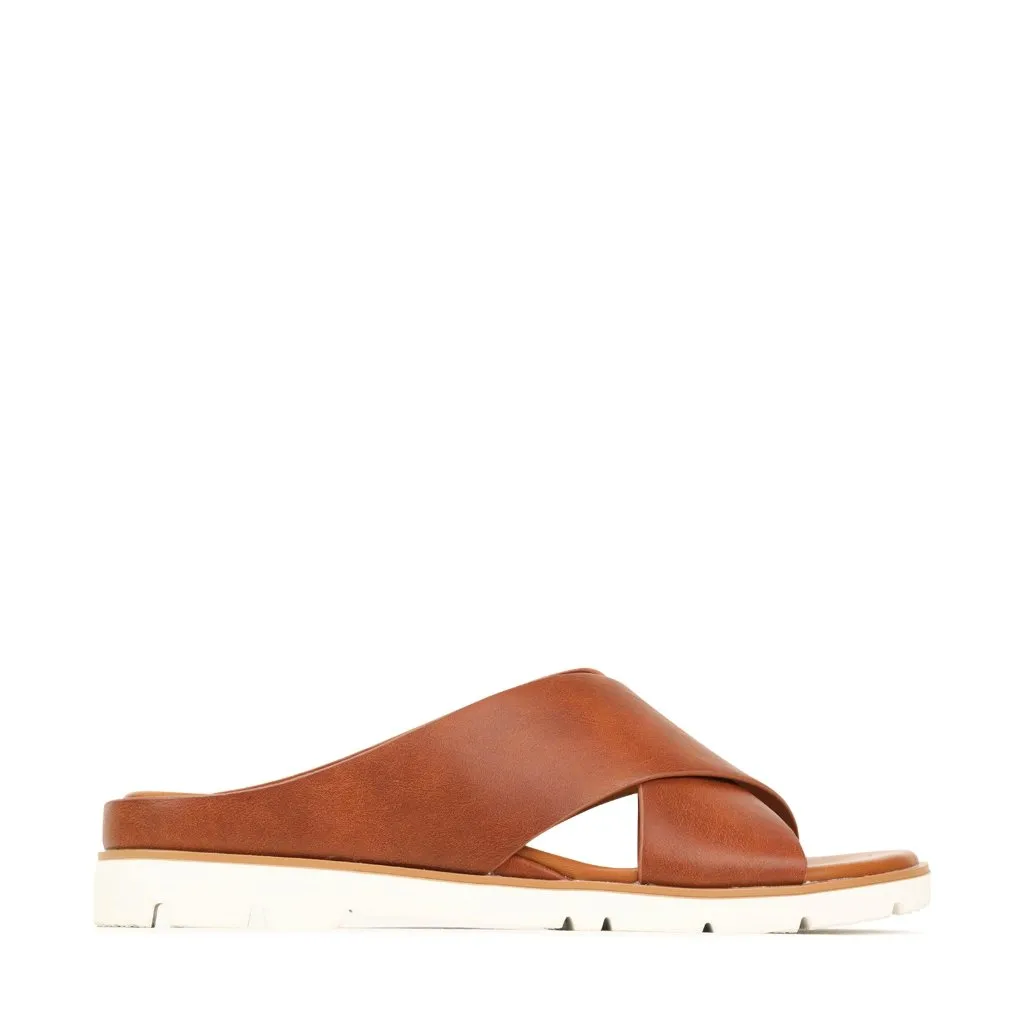 Abby Slide in Cognac