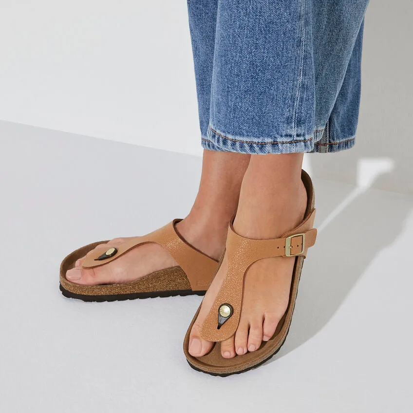 BIRKENSTOCK GIZEH IN PECAN