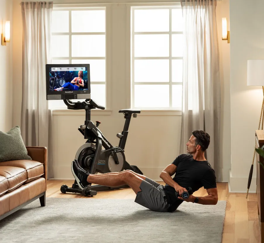 FLOOR MODEL NordicTrack Commercial S22i Studio Cycle