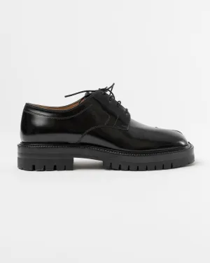 Maison Margiela Tabi County Lace Up in Black
