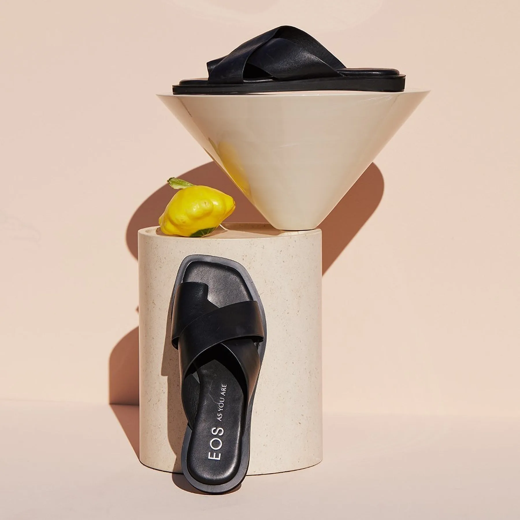 MISHK LEATHER CROSSOVER SANDALS