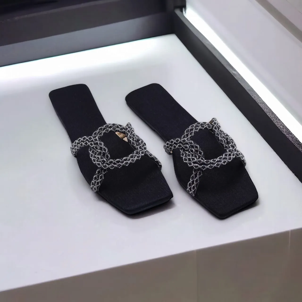 Radiant Loop Slides