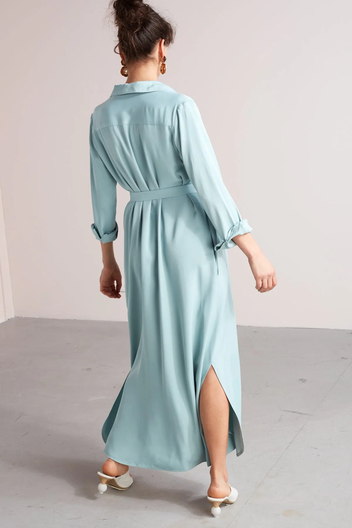 ZUMA A silhouette midi shirt dress in dusty blue