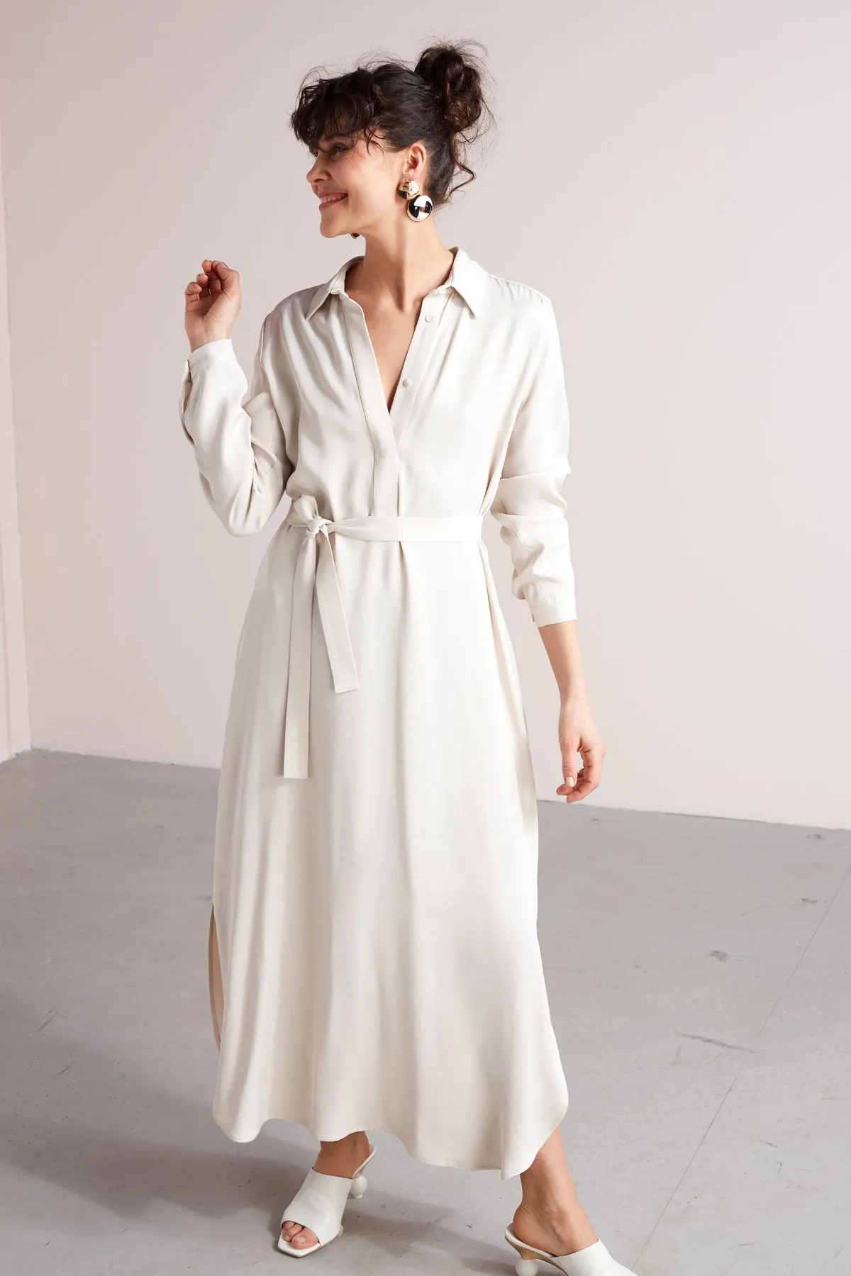 ZUMA A silhouette midi shirt dress in pearl white